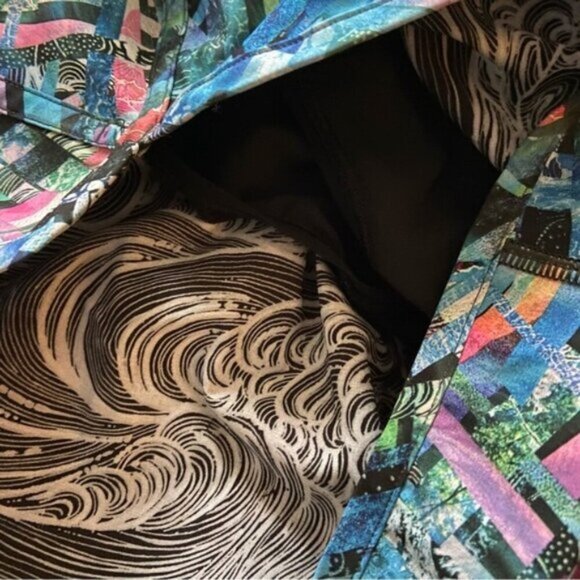 Lululemon Tracker Short SW 4” Size 8 Electric Beach Multi/Black - Picture 8 of 11